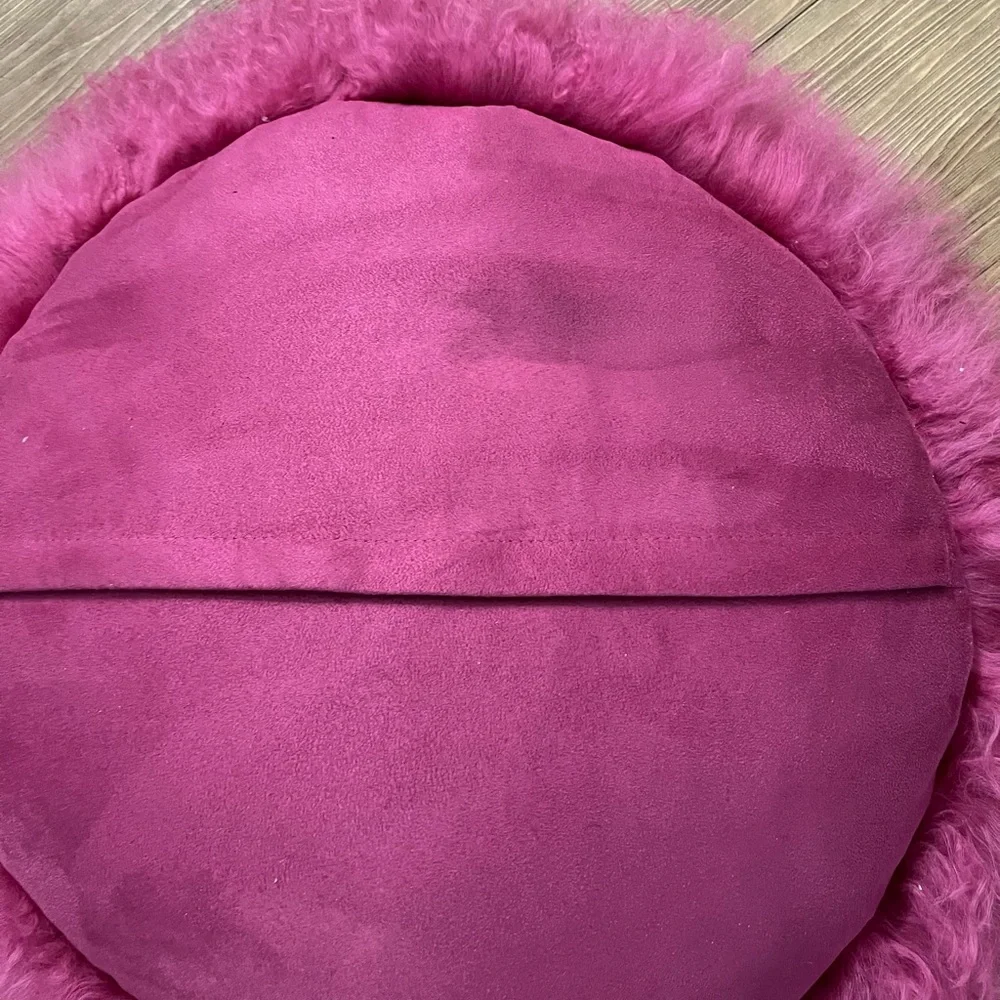 Z Gallerie Mongolian Fur Sheepskin Round Fuschia 18